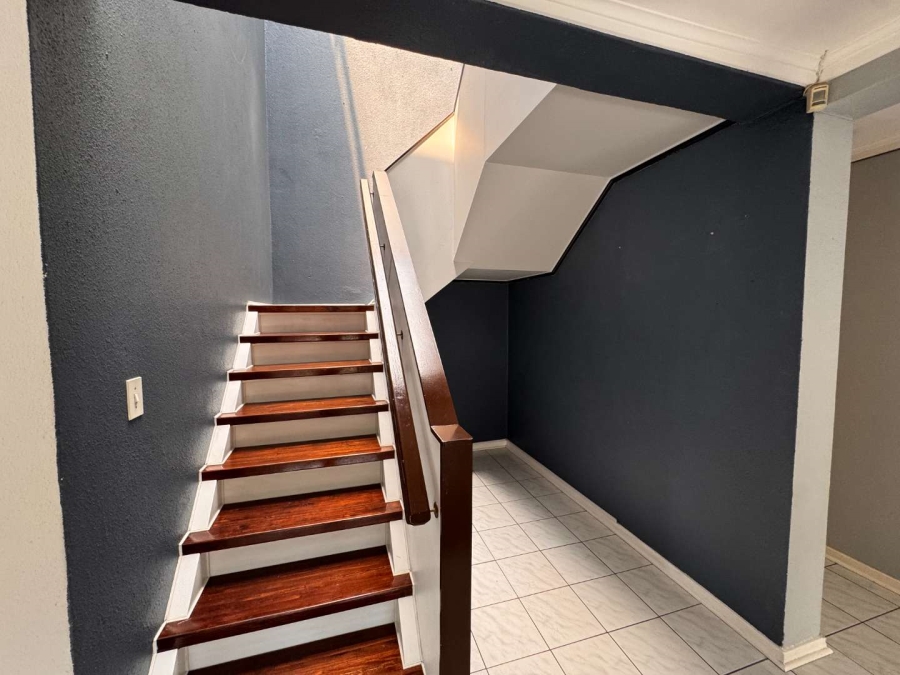 5 Bedroom Property for Sale in New Redruth Gauteng