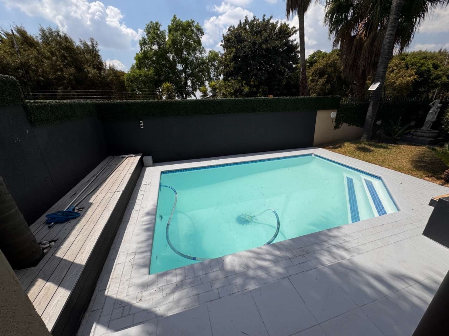5 Bedroom Property for Sale in New Redruth Gauteng