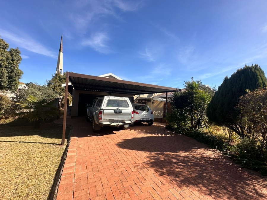 To Let 3 Bedroom Property for Rent in Discovery Gauteng
