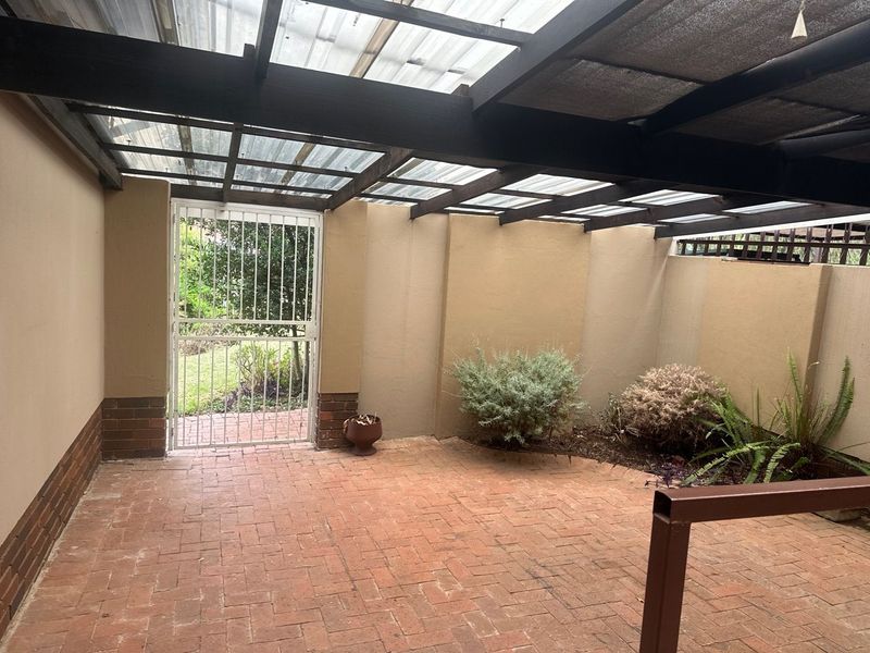 To Let 3 Bedroom Property for Rent in Discovery Gauteng