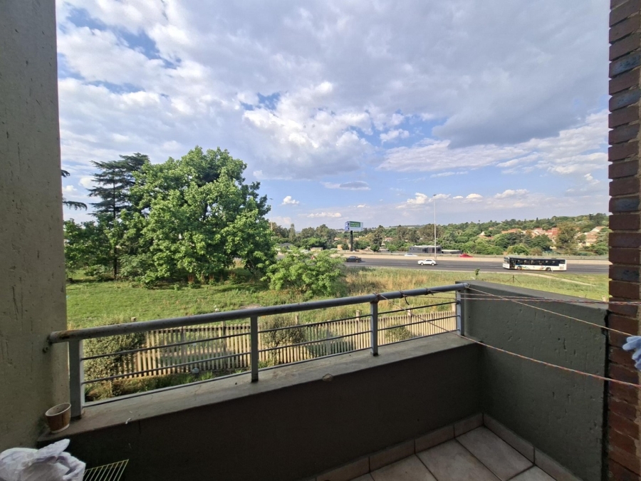 2 Bedroom Property for Sale in Buccleuch Gauteng