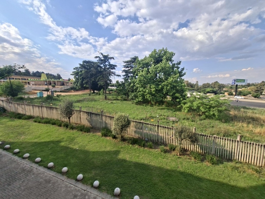 2 Bedroom Property for Sale in Buccleuch Gauteng