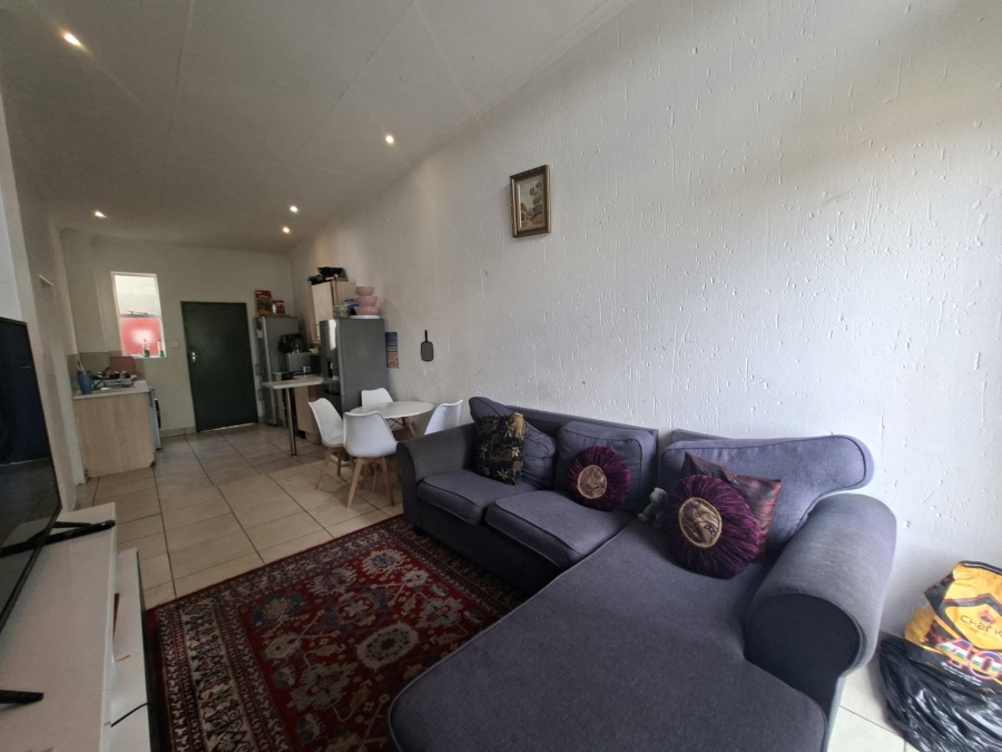 2 Bedroom Property for Sale in Buccleuch Gauteng