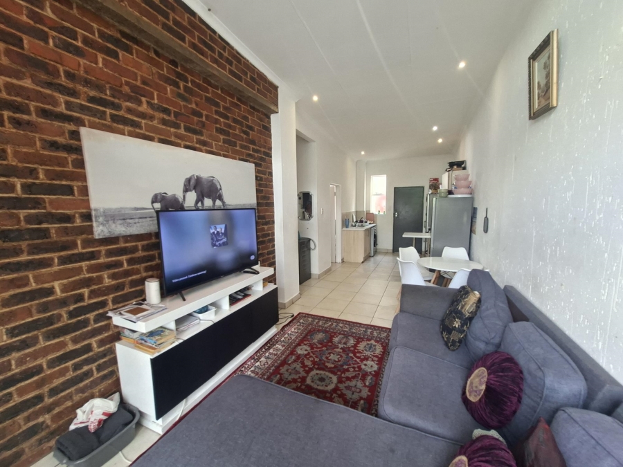 2 Bedroom Property for Sale in Buccleuch Gauteng