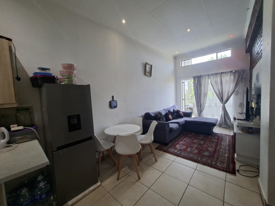2 Bedroom Property for Sale in Buccleuch Gauteng