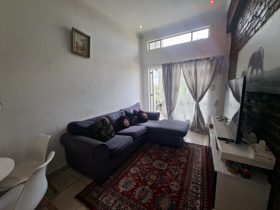 2 Bedroom Property for Sale in Buccleuch Gauteng