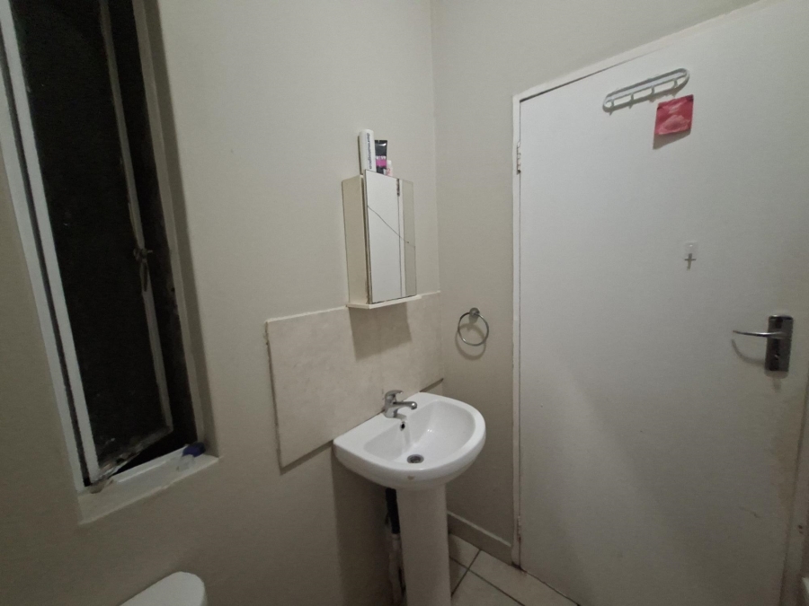 2 Bedroom Property for Sale in Buccleuch Gauteng