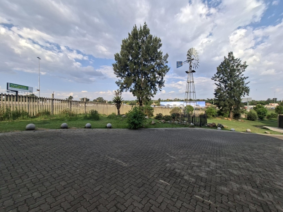 2 Bedroom Property for Sale in Buccleuch Gauteng