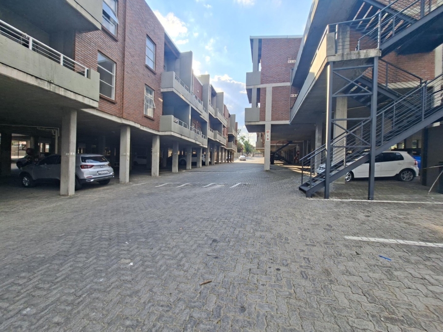 2 Bedroom Property for Sale in Buccleuch Gauteng