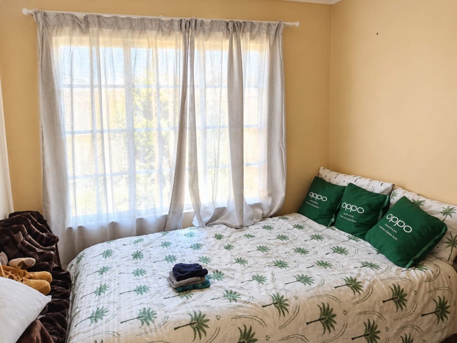 2 Bedroom Property for Sale in Die Hoewes Gauteng
