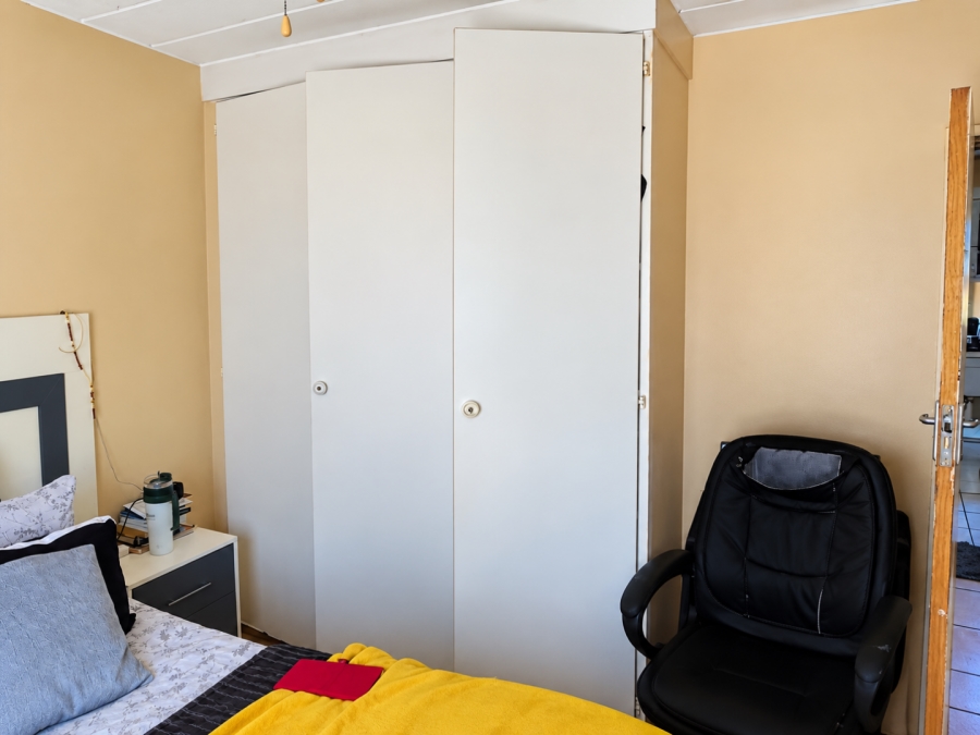 2 Bedroom Property for Sale in Die Hoewes Gauteng