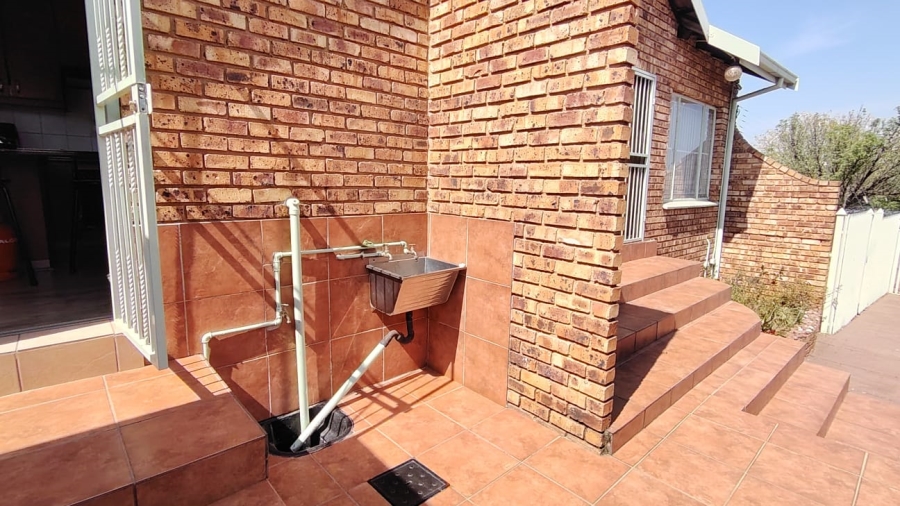 3 Bedroom Property for Sale in Eersterust Gauteng