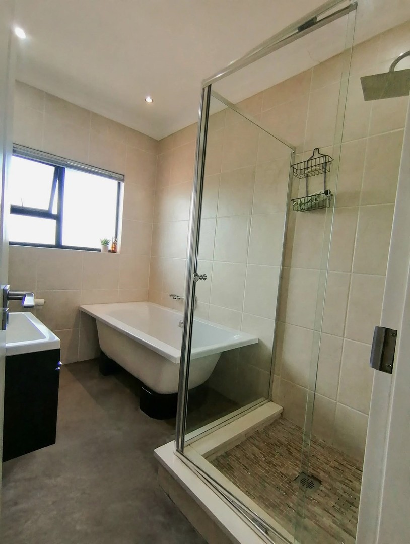 2 Bedroom Property for Sale in Glenanda Gauteng