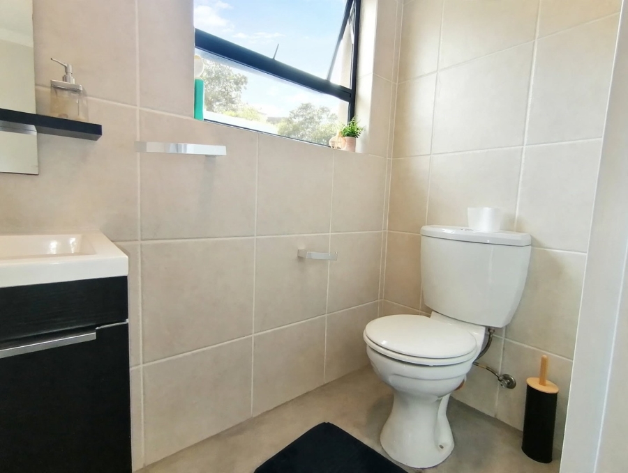 2 Bedroom Property for Sale in Glenanda Gauteng