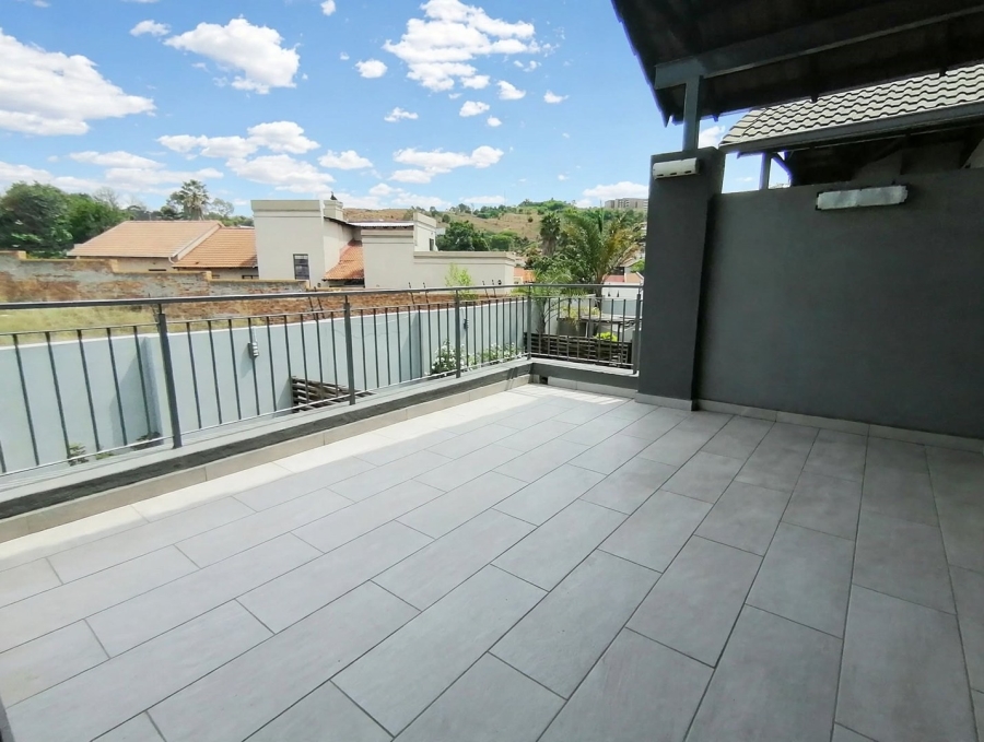 2 Bedroom Property for Sale in Glenanda Gauteng