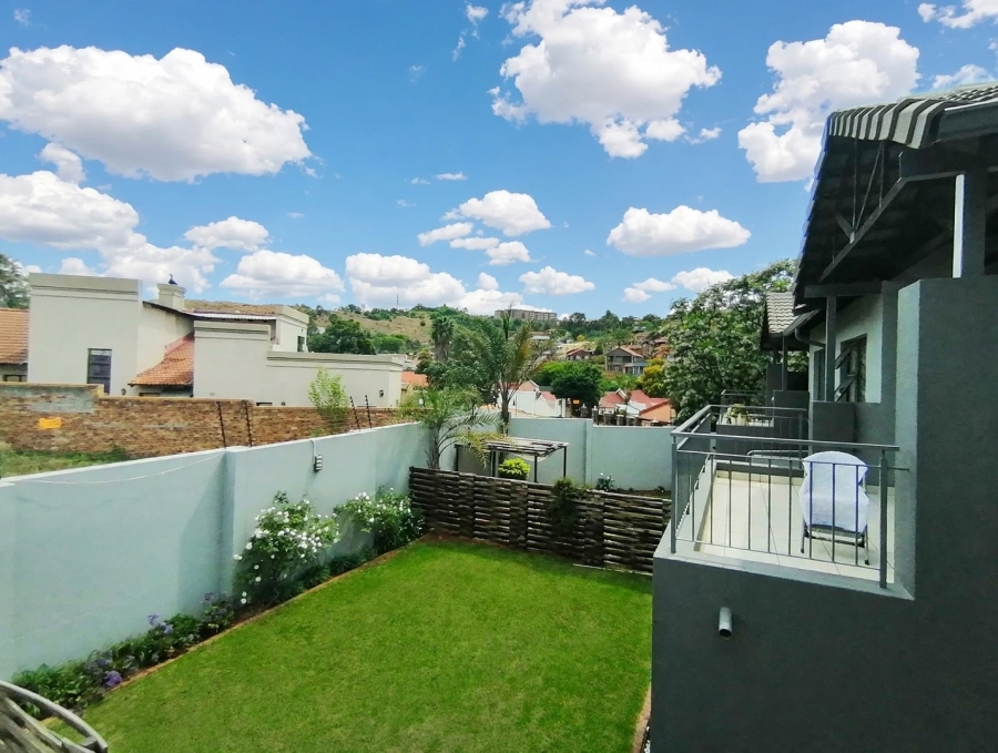 2 Bedroom Property for Sale in Glenanda Gauteng