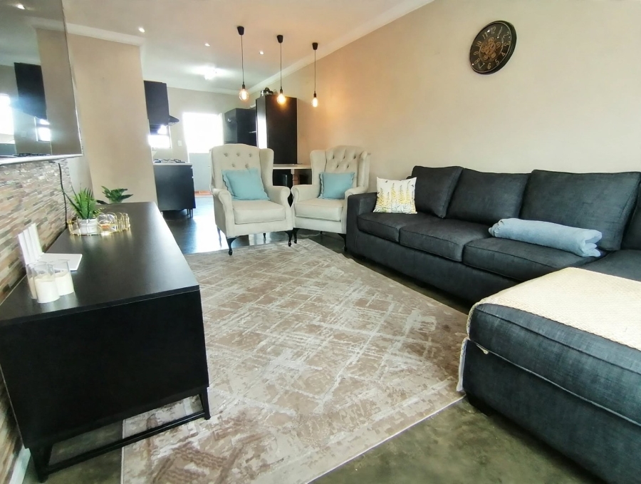 2 Bedroom Property for Sale in Glenanda Gauteng