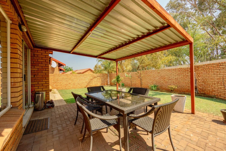 2 Bedroom Property for Sale in Equestria Gauteng