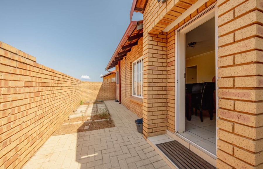 2 Bedroom Property for Sale in Equestria Gauteng