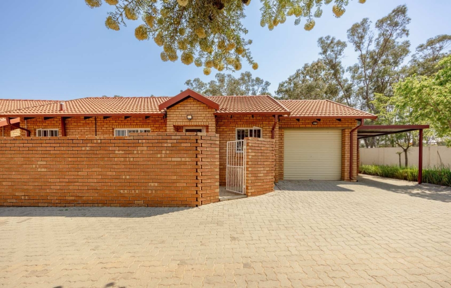 2 Bedroom Property for Sale in Equestria Gauteng