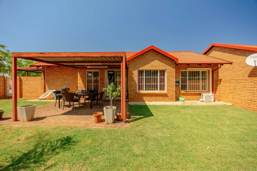 2 Bedroom Property for Sale in Equestria Gauteng