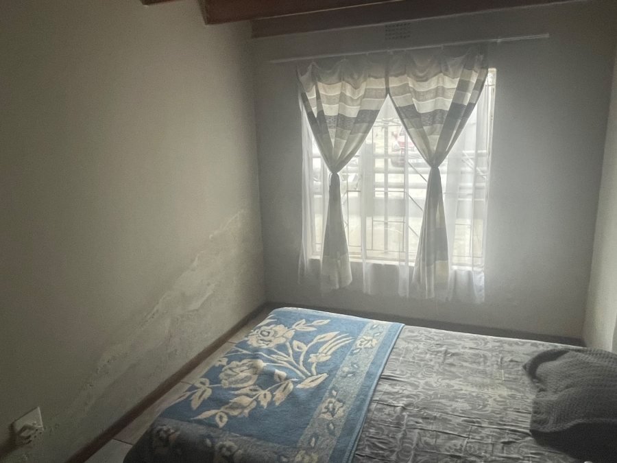 To Let 3 Bedroom Property for Rent in Rhodesfield Gauteng