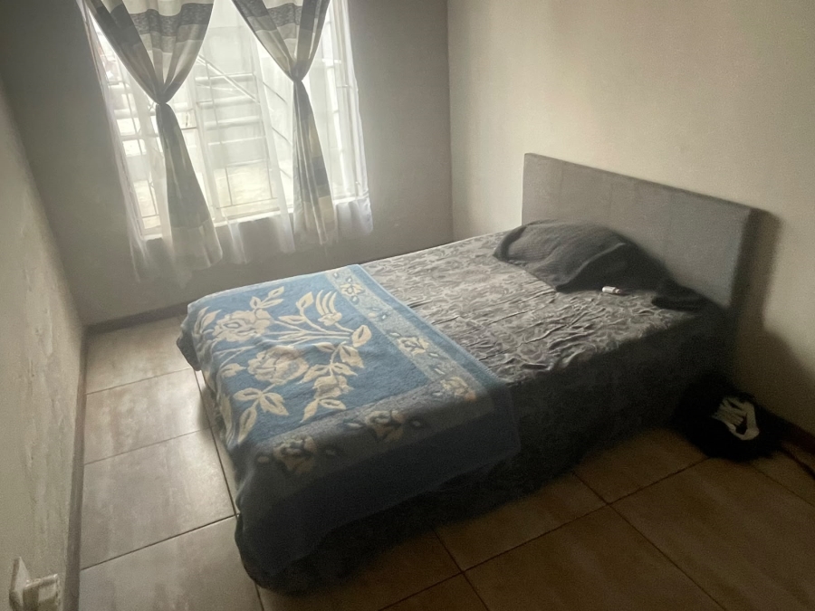 To Let 3 Bedroom Property for Rent in Rhodesfield Gauteng