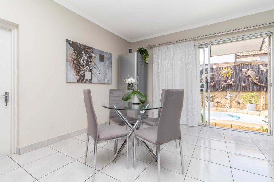 3 Bedroom Property for Sale in Wilgeheuwel Gauteng