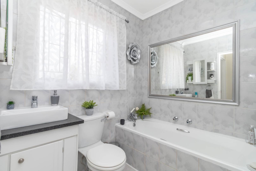 3 Bedroom Property for Sale in Wilgeheuwel Gauteng