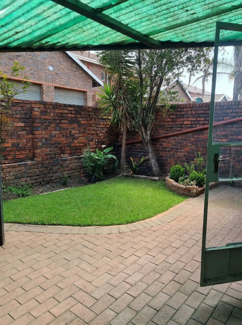 To Let 2 Bedroom Property for Rent in Birchleigh Gauteng