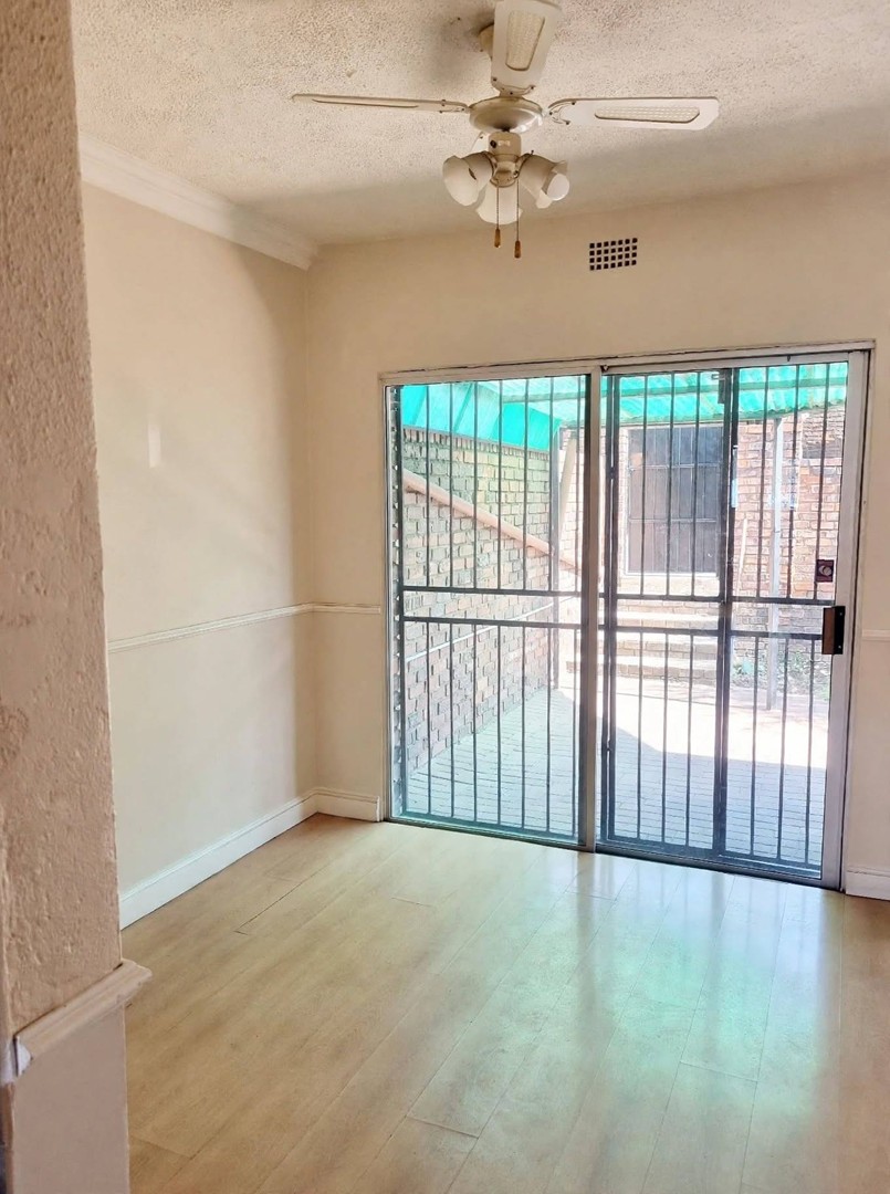 To Let 2 Bedroom Property for Rent in Birchleigh Gauteng