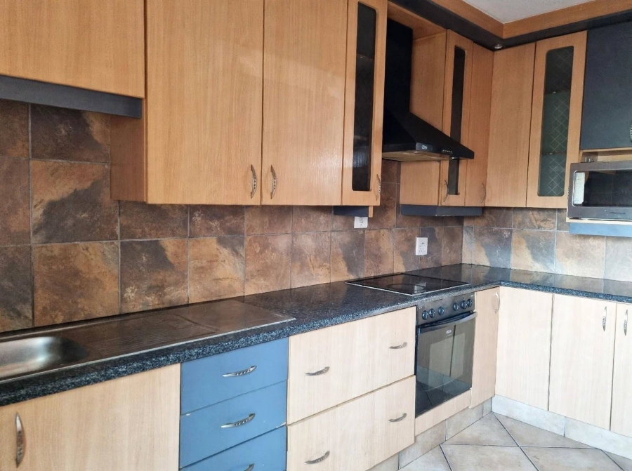 To Let 2 Bedroom Property for Rent in Birchleigh Gauteng