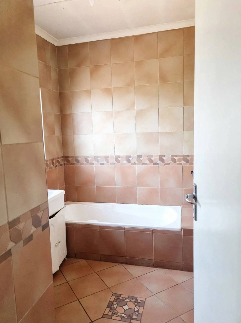 To Let 2 Bedroom Property for Rent in Birchleigh Gauteng