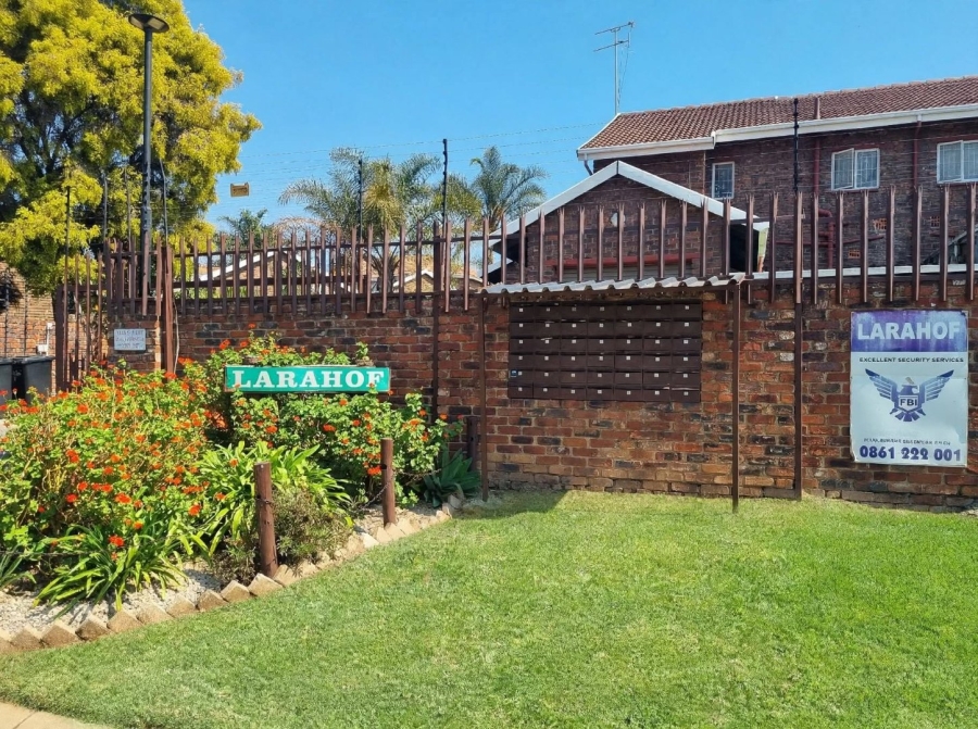 To Let 2 Bedroom Property for Rent in Birchleigh Gauteng