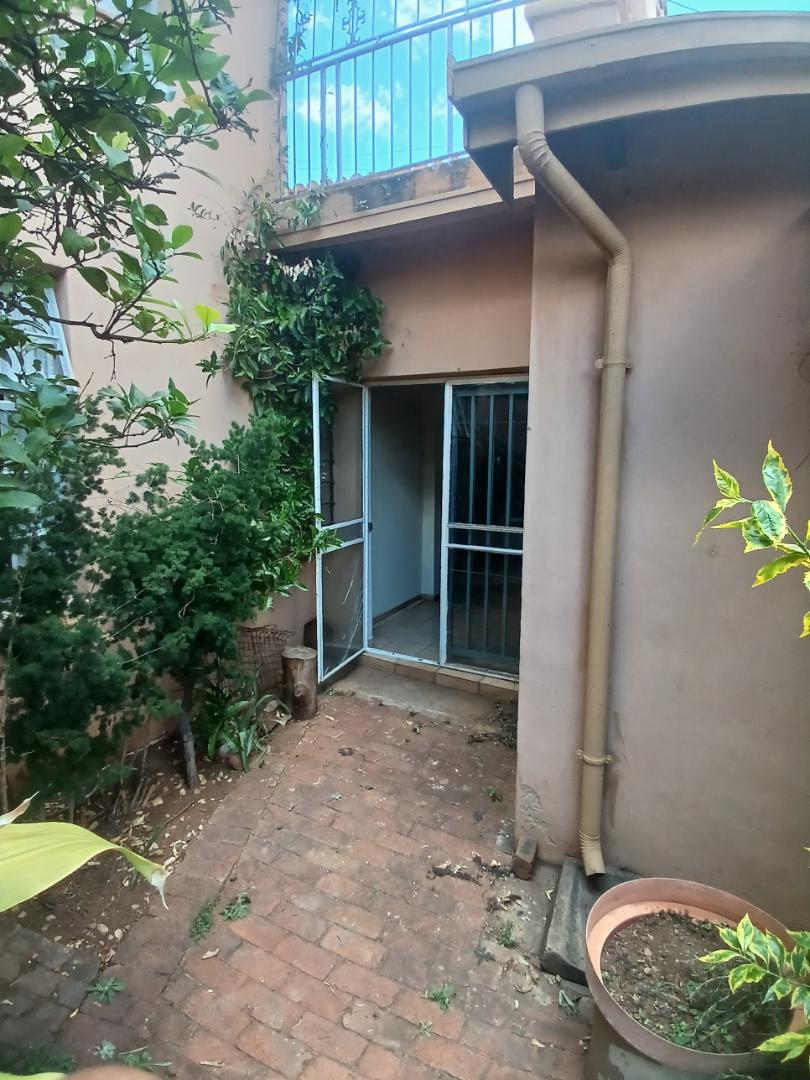 To Let 2 Bedroom Property for Rent in Capital Park Gauteng