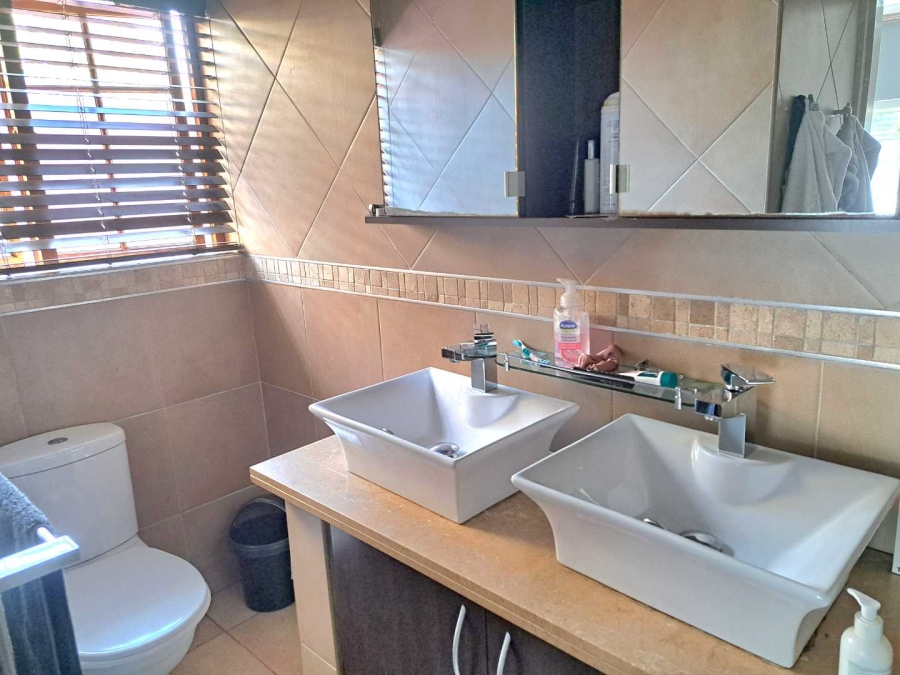 3 Bedroom Property for Sale in Illiondale Gauteng