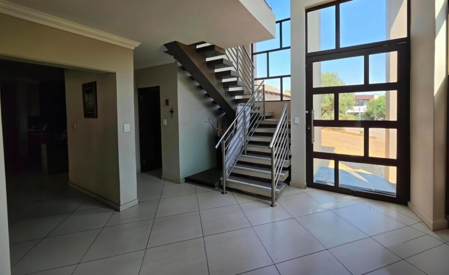 To Let 4 Bedroom Property for Rent in The Wilds Gauteng