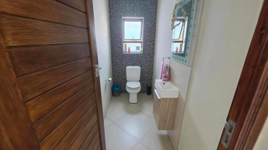 To Let 4 Bedroom Property for Rent in The Wilds Gauteng