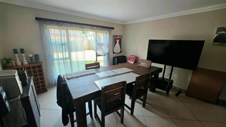 To Let 4 Bedroom Property for Rent in The Wilds Gauteng