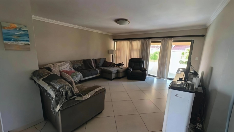 To Let 4 Bedroom Property for Rent in The Wilds Gauteng