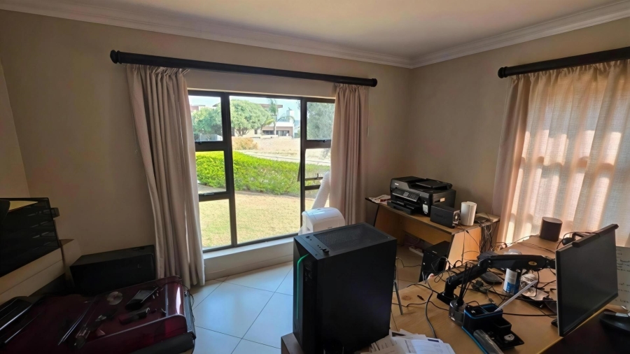 To Let 4 Bedroom Property for Rent in The Wilds Gauteng