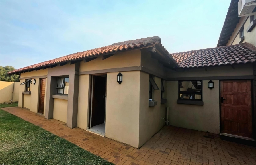 To Let 4 Bedroom Property for Rent in The Wilds Gauteng