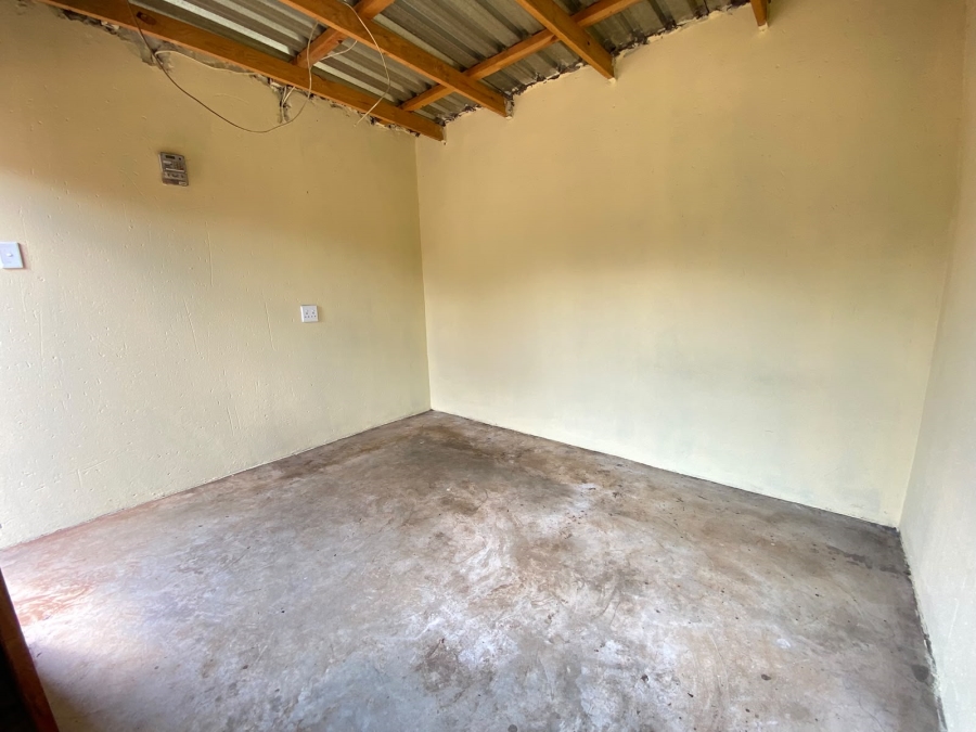 5 Bedroom Property for Sale in Etwatwa Gauteng
