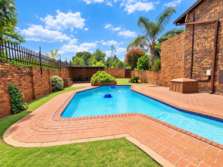 3 Bedroom Property for Sale in Wilro Park Gauteng