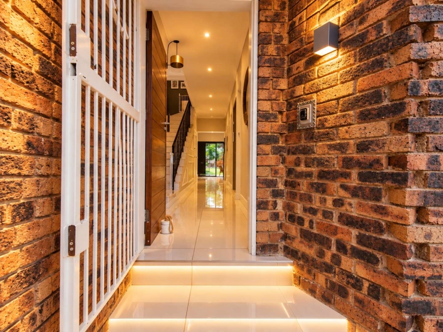 3 Bedroom Property for Sale in Wilro Park Gauteng
