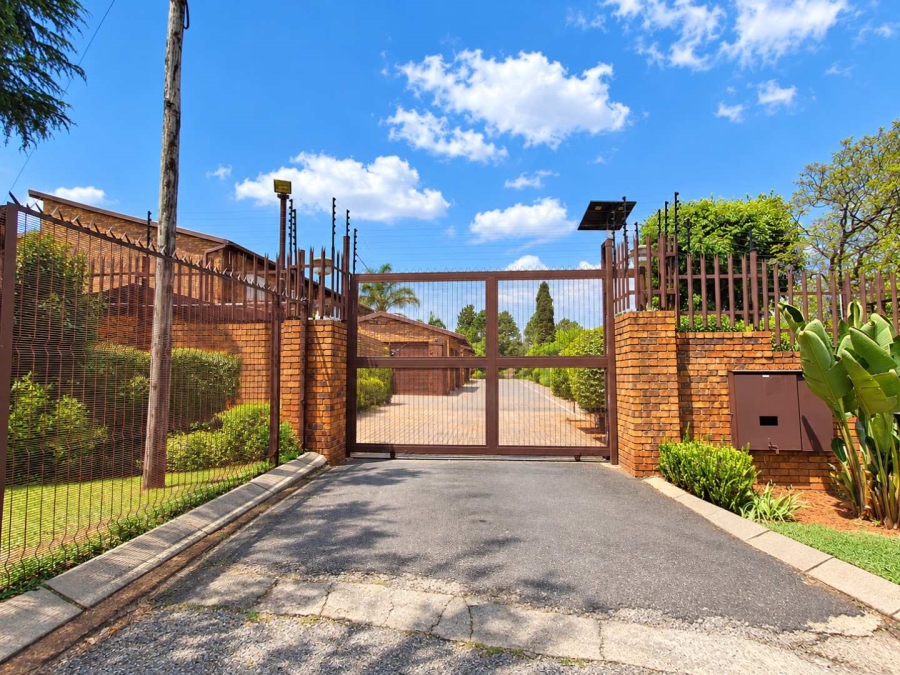3 Bedroom Property for Sale in Wilro Park Gauteng