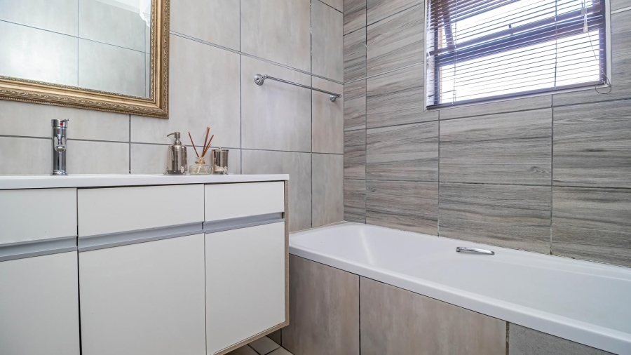 4 Bedroom Property for Sale in The Stewards Gauteng