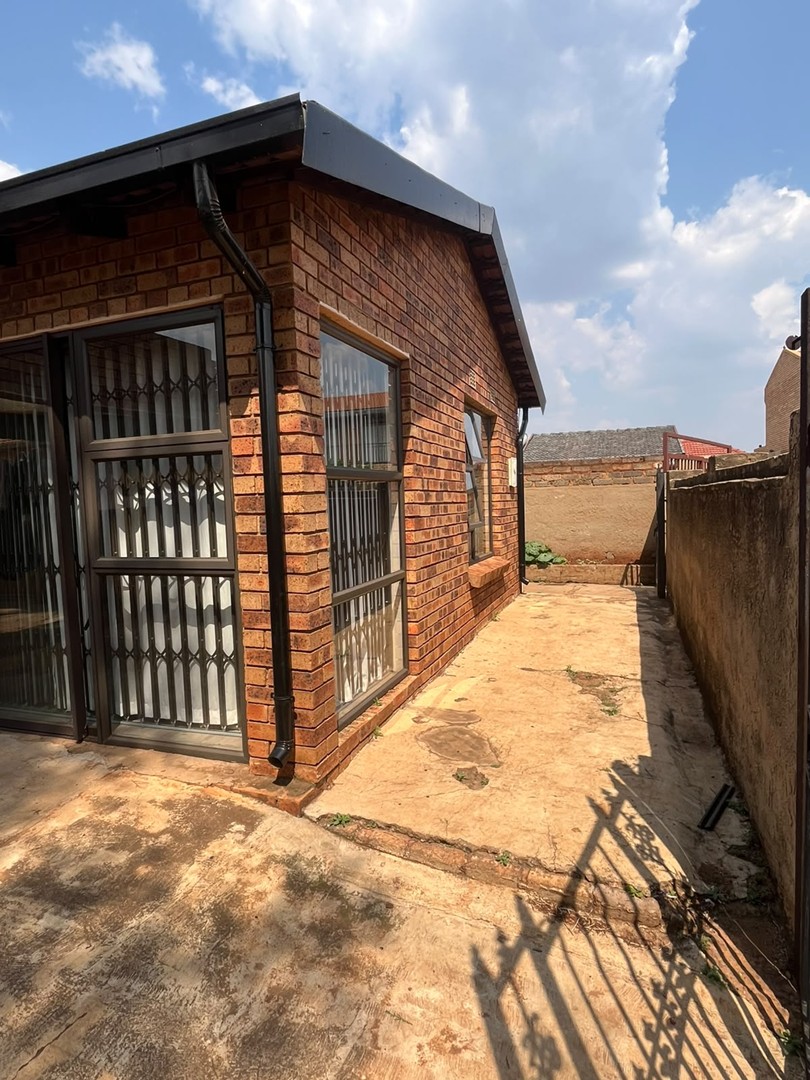 2 Bedroom Property for Sale in Roodekop Gauteng