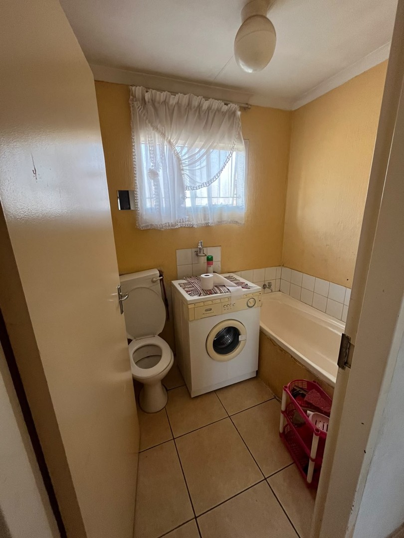 2 Bedroom Property for Sale in Roodekop Gauteng