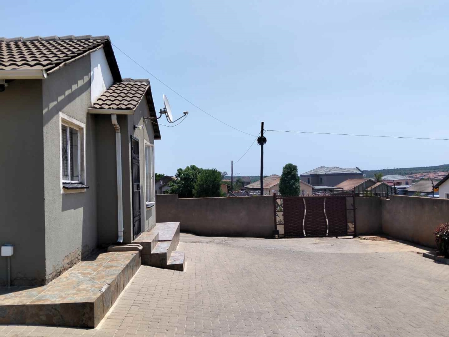 3 Bedroom Property for Sale in Mahube Valley Gauteng